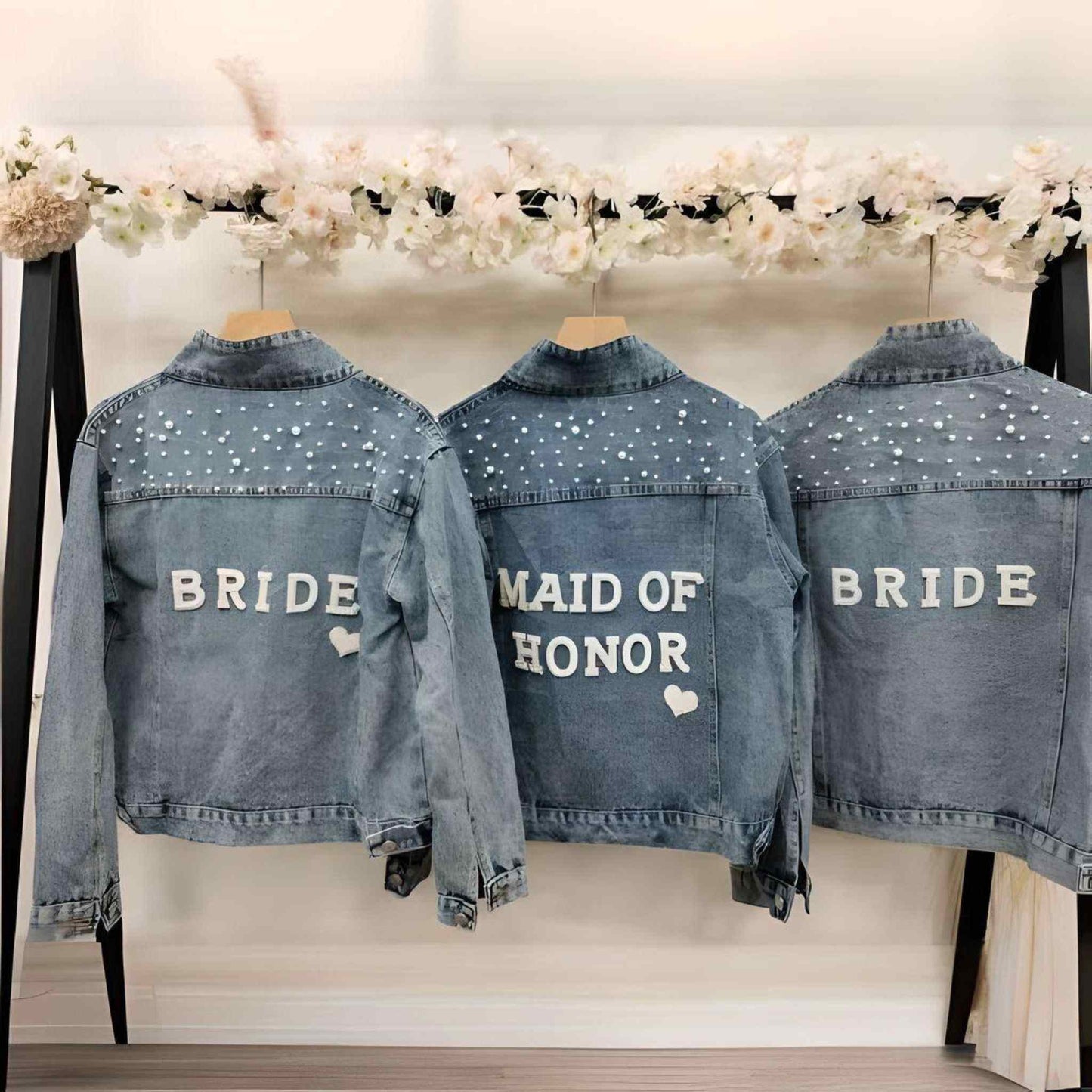 Veste en jean de mariée avec perles et strass