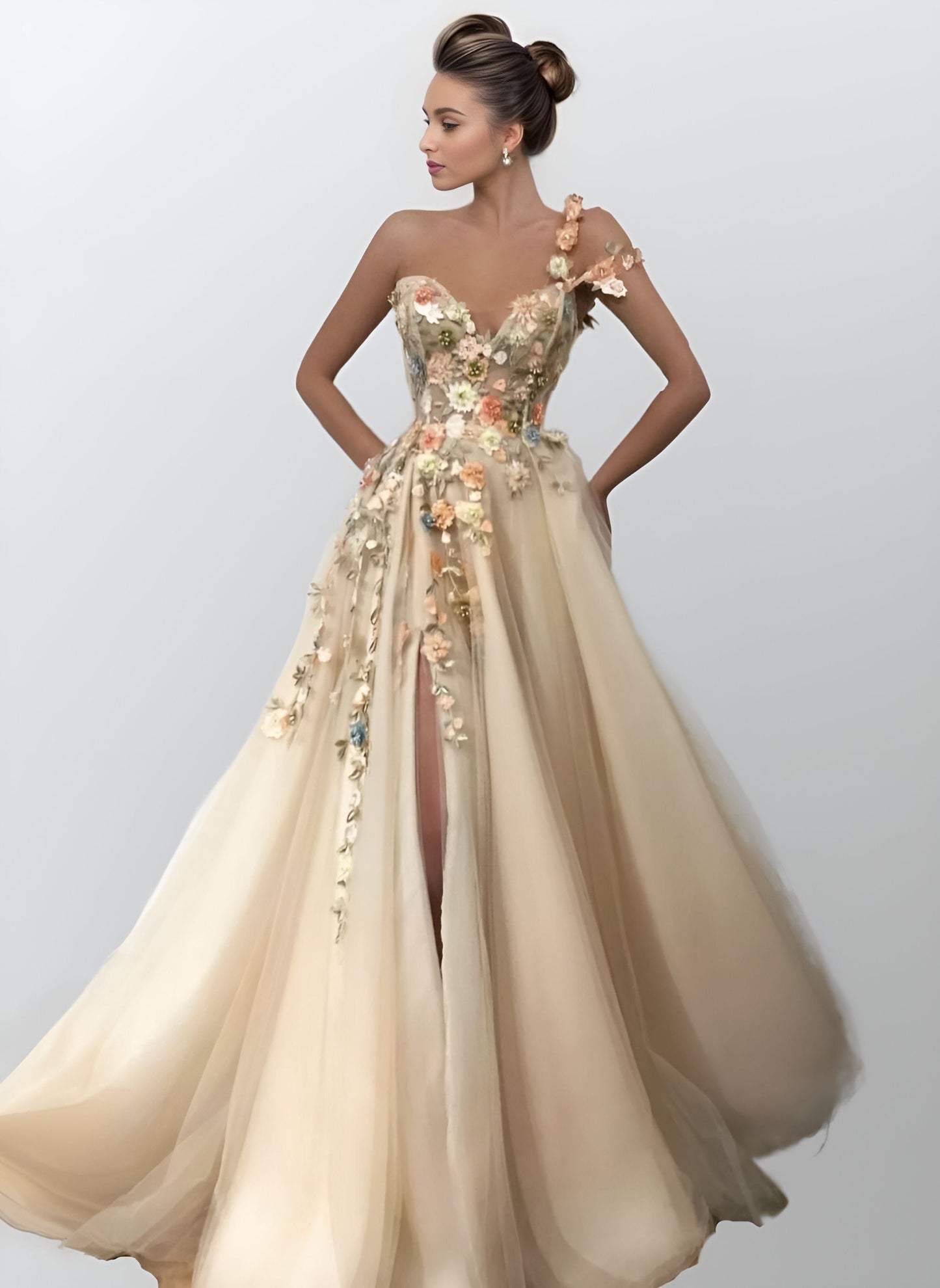 Model in LIBBY Formal Dress, , A-line champagne tulle, sweetheart neckline, high slit.