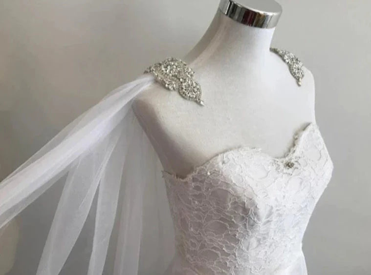 Rhinestone Appliques Shoulder Cape Veil - White / 250cm