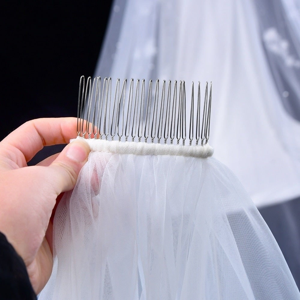 Elegant bridal veil with comb, ideal for adding romance to wedding day